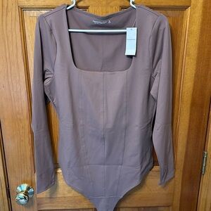 NWT Abercrombie & Fitch long sleeve scoop neck bodysuit size XL